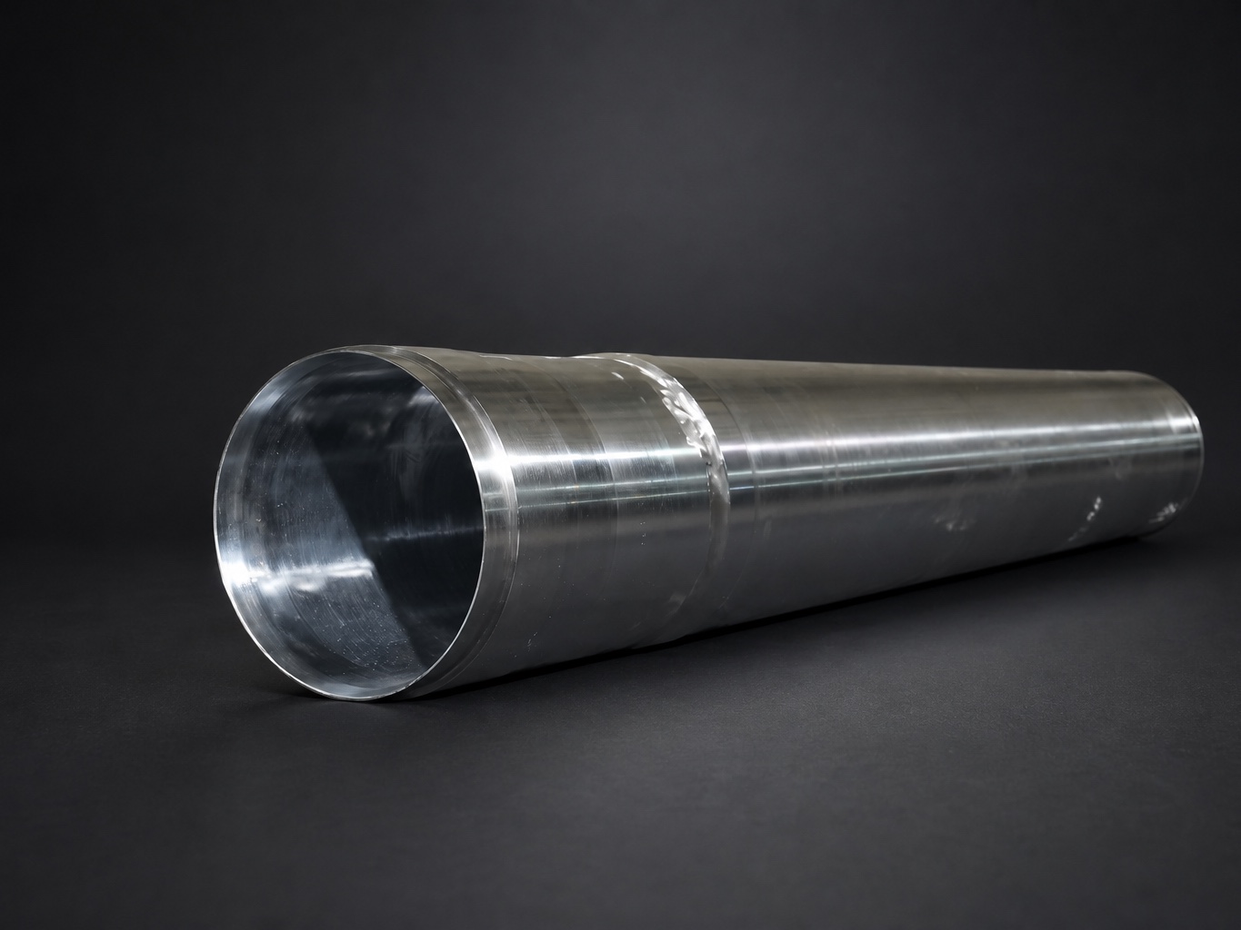 Tianhou delivery cylinder showing a stepped machined end and finished bore